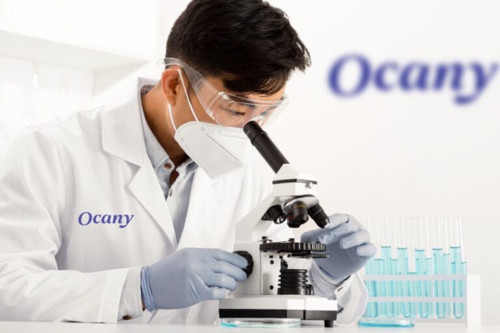 Kỹ thuật viên kiểm định chất lượng nước Ocany